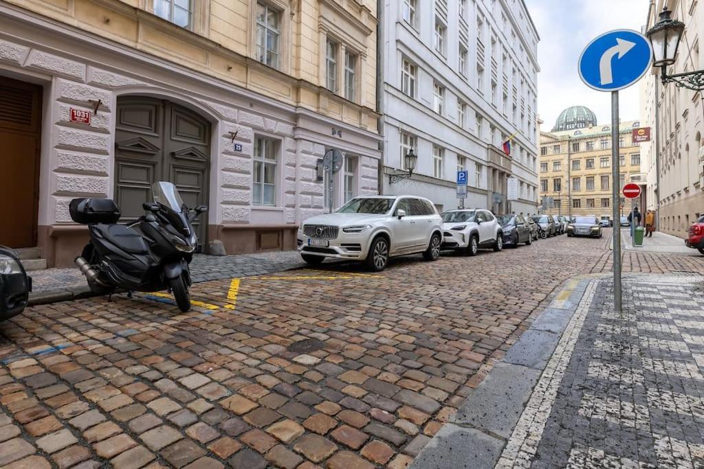 Eclectic And Design Duplex In Pragueアパートメント エクステリア 写真